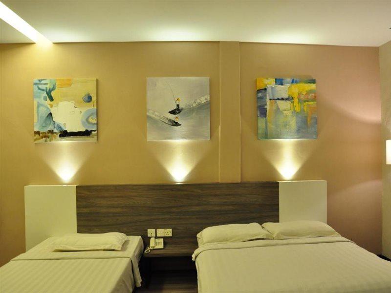 Frazel Inn Hotel Parit Buntar Exterior foto
