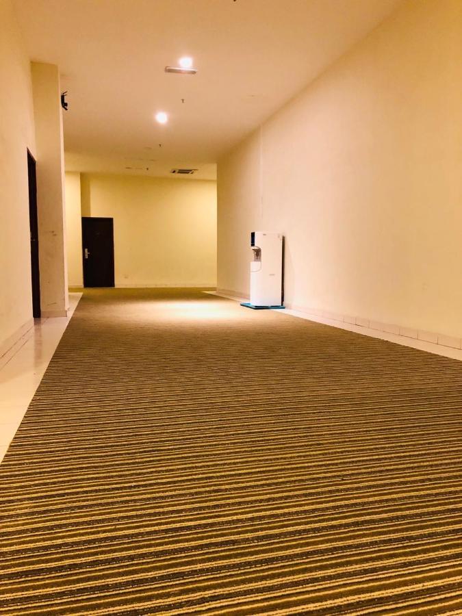 Frazel Inn Hotel Parit Buntar Exterior foto